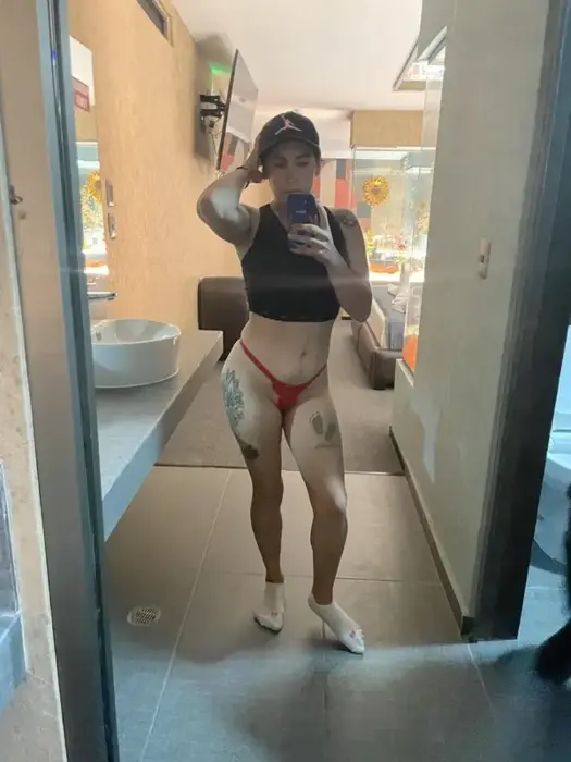 Acompañante Emeli disponible en Querétaro Querétaro