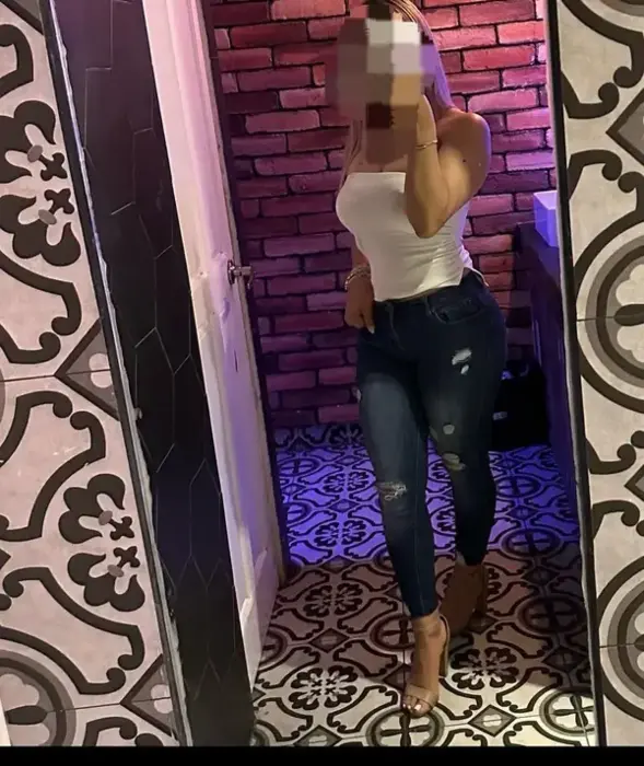 Escort Model Alexa Saltillo Standard Sexual Services