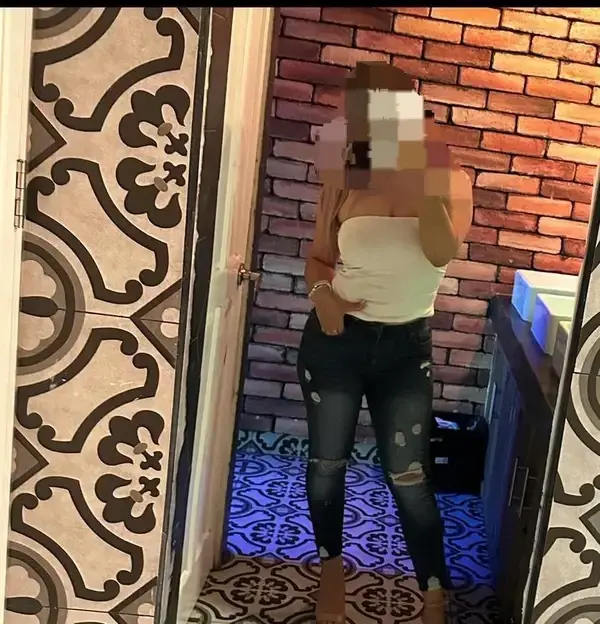 Escort Model Alexa Saltillo Standard Sexual Services